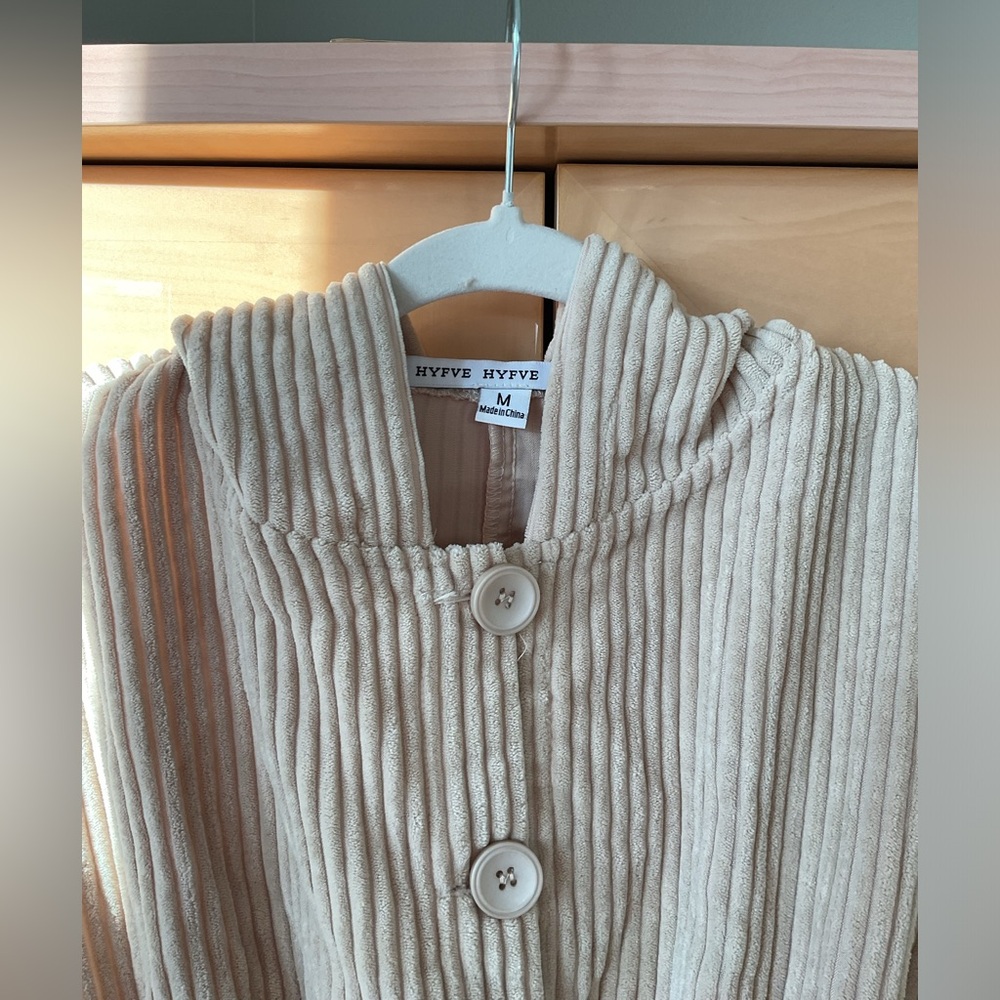 Cream Ruffled Ribbed top with hoodie - Picture 4 of 4